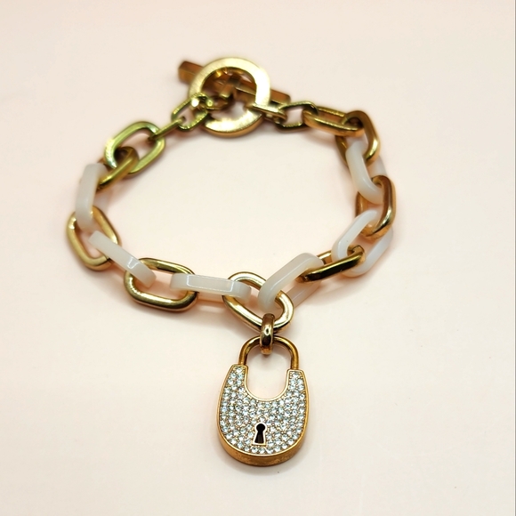 Michael Kors Rose Gold Toggle Bracelet With Lock Charm - Picture 9 of 9